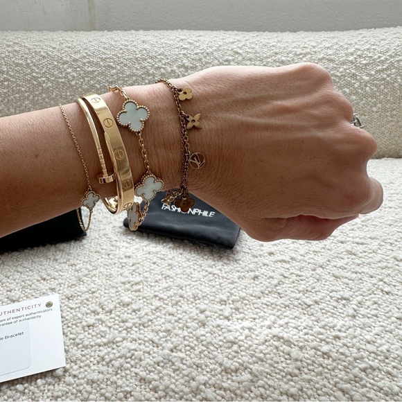 Louis Vuitton Monogram Charm Blooming Supple Bracelet | Gold - Picture 8 of 13